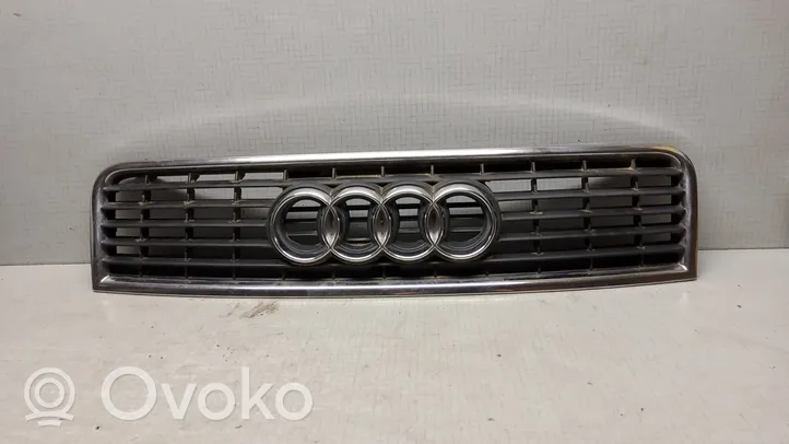 Audi A4 S4 B6 8E 8H Grotelės priekinės 8E0853651F