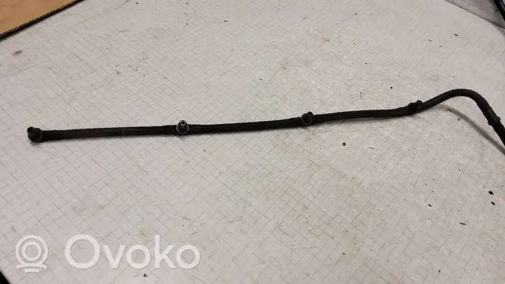 Chrysler Voyager Fuel injector supply line/pipe 