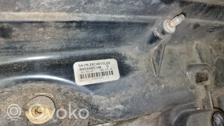 Chrysler Voyager Облицовка (облицовки) стеклоочистителей 04894051AK