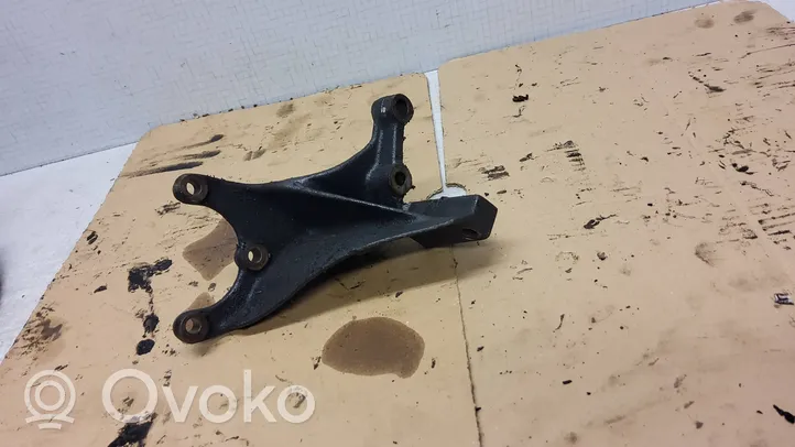 Volkswagen Transporter - Caravelle T4 Power steering pump mounting bracket 044145548D