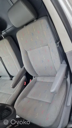 Volkswagen Transporter - Caravelle T5 Front driver seat 