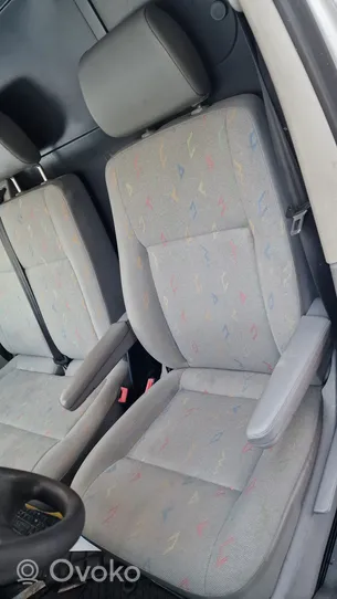 Volkswagen Transporter - Caravelle T5 Fotel przedni kierowcy 