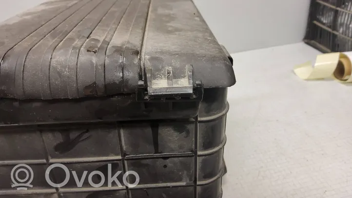 Skoda Octavia Mk2 (1Z) Coperchio/tappo della scatola vassoio della batteria 1K0915335C