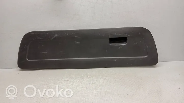 Volkswagen Golf III Dolny panel schowka koła zapasowego 1H6867605A