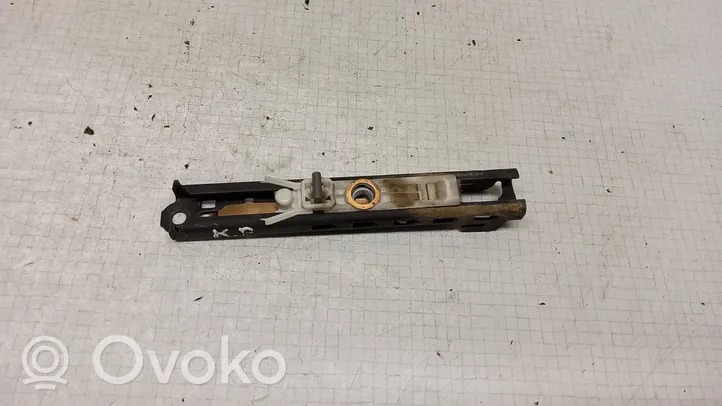 Volkswagen Golf III Rail de réglage hauteur de ceinture de sécurité 1H0857819