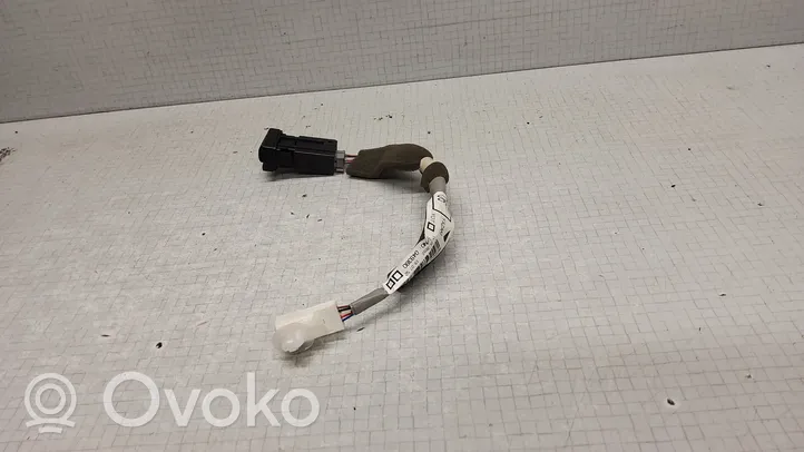 Toyota Verso Connettore plug in AUX 82223OF