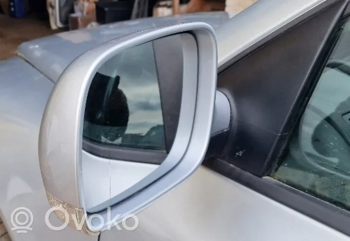 Volkswagen Touareg I Elektryczne lusterko boczne drzwi przednich LA7W