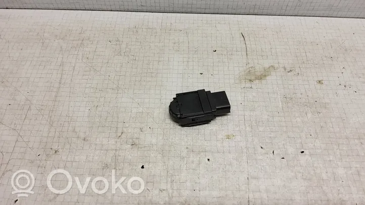 Toyota Yaris Verso Ajovalojen korkeuden säätökytkin V0D1311