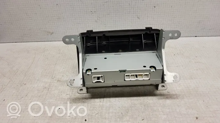 Toyota Yaris Verso Unité principale radio / CD / DVD / GPS 8611052030CO