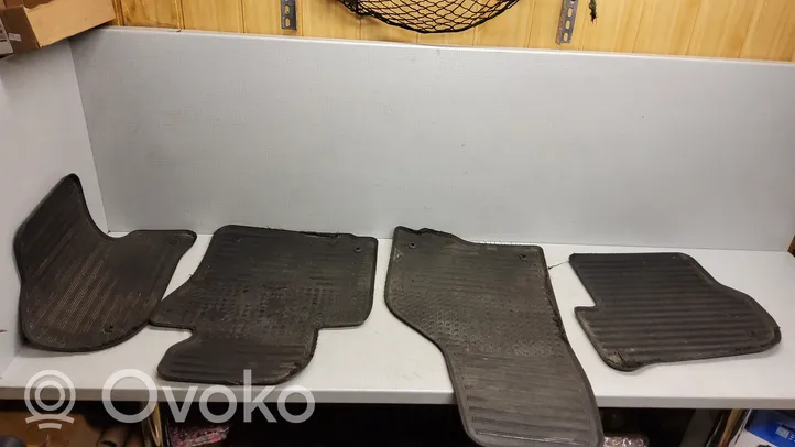 Skoda Octavia Mk2 (1Z) Set di tappetini per auto 