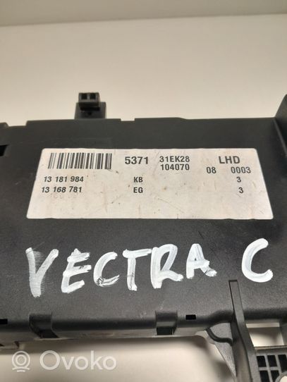 Opel Vectra C Module de fusibles 13181984