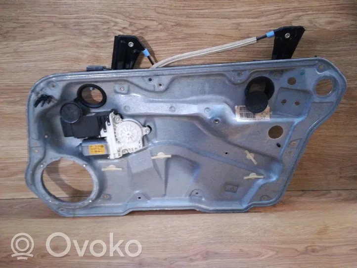 Volkswagen Golf IV Alzacristalli della portiera anteriore con motorino 1J4837730AA