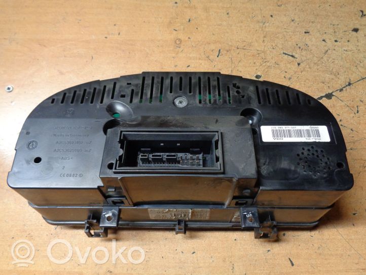 Volkswagen Caddy Compteur de vitesse tableau de bord V0002000