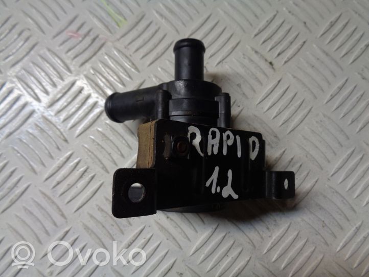 Skoda Rapid (NH) Pompe à eau de liquide de refroidissement 1K0965561