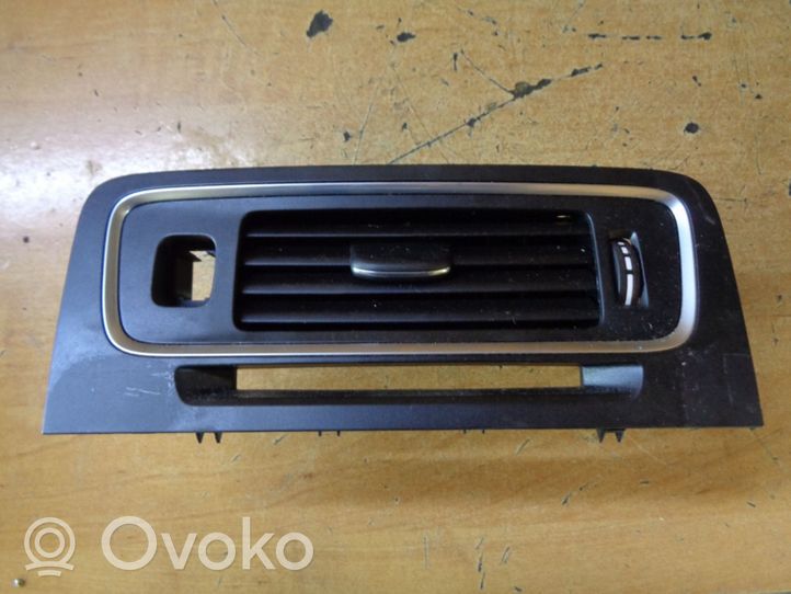 Volvo V60 Griglia di ventilazione centrale cruscotto 1302138