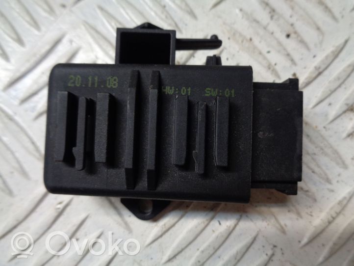 Volkswagen Caddy Seat heating relay 1K0959772