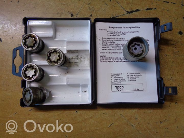 KIA Picanto Anti-theft wheel nuts and lock AC09411013