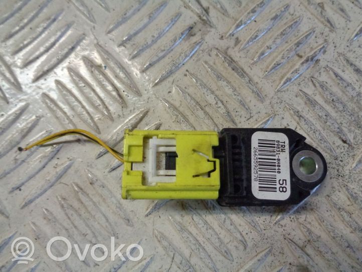 Toyota Aygo AB40 Czujnik uderzenia Airbag 898310H040