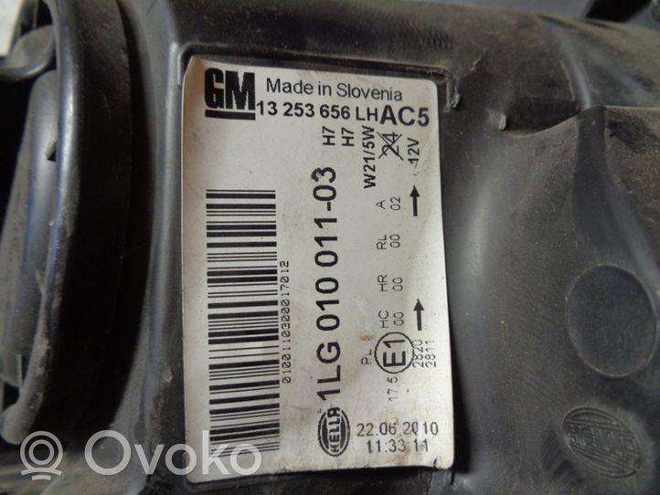 Opel Astra J Lampa przednia 13253656