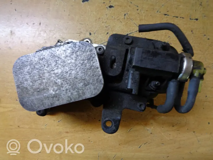 Ford Grand C-MAX Halterung Ölfilter / Ölkühler 9687911280