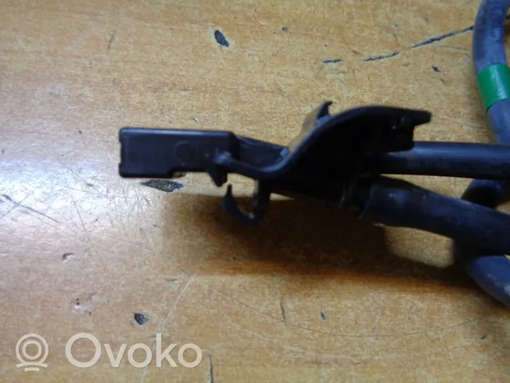 Toyota RAV 4 (XA40) Windshield washer spray nozzle 