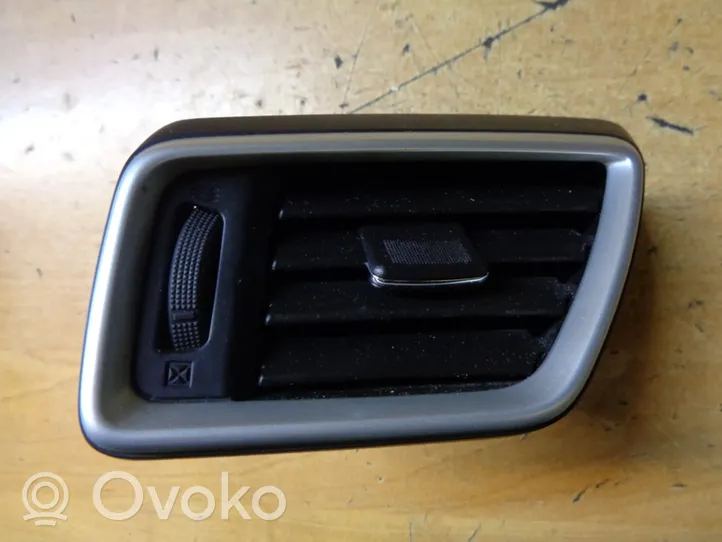 Nissan Qashqai Šoninės oro grotelės 687614EA0A