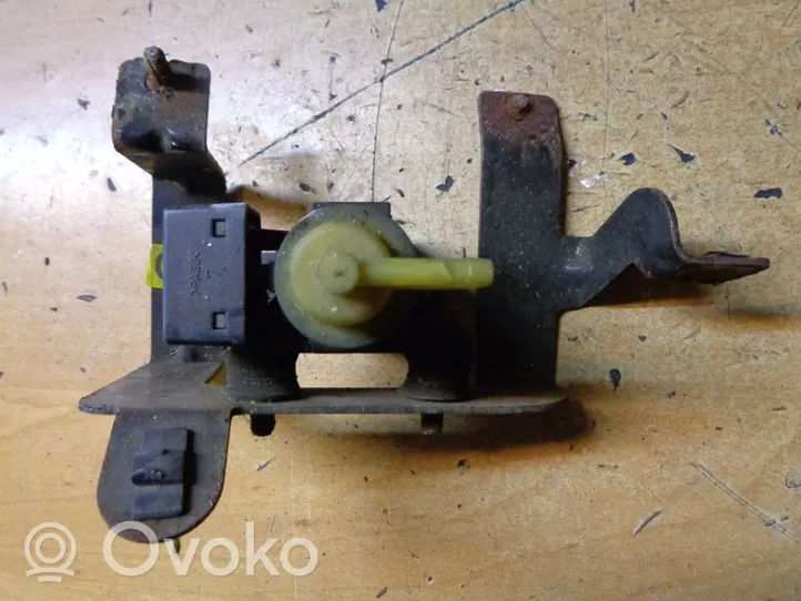 Opel Vectra C Solenoidinis vožtuvas 55563532