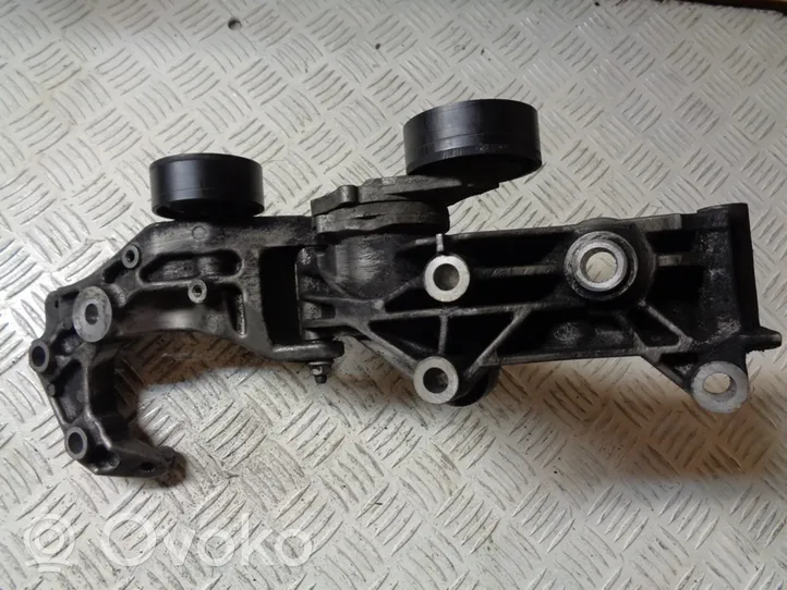 Opel Meriva B Soporte del alternador 