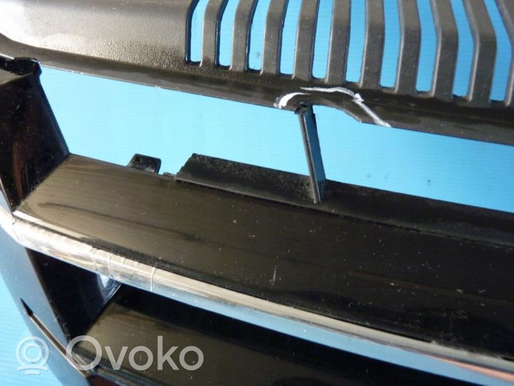 Volkswagen Sharan Front bumper upper radiator grill 7n0853653b