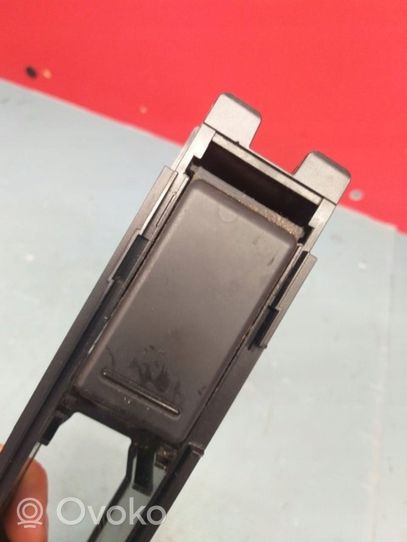 Audi A3 S3 8P Cigarette lighter front 8e0863284a