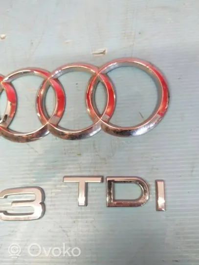 Audi Q3 8U Valmistajan merkki/logo/tunnus 3370