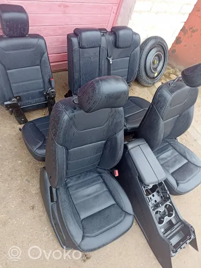 Mercedes-Benz GLE (W166 - C292) Set interni 