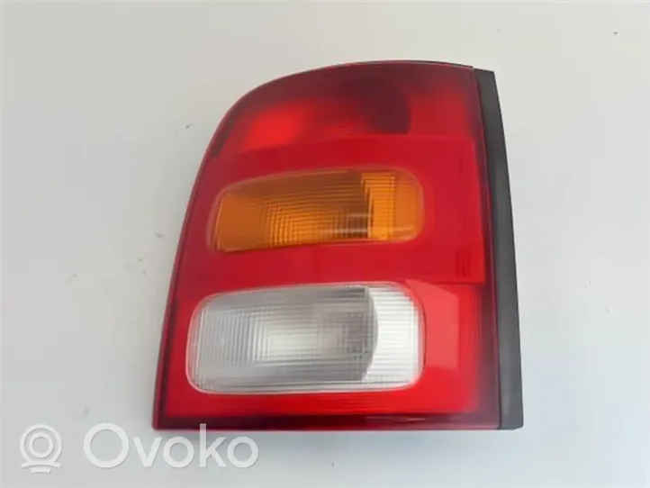 Nissan Micra Lampa tylna 265506F600