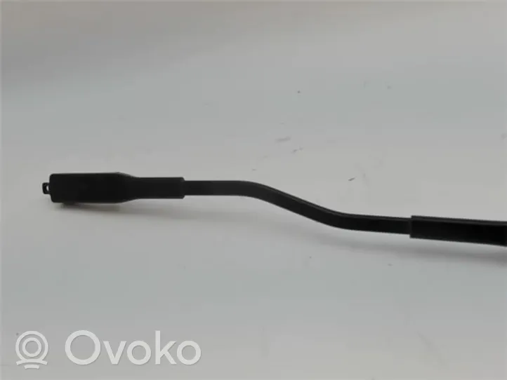 Nissan Qashqai+2 Priekinio stiklo valytuvų kojelė 80017557