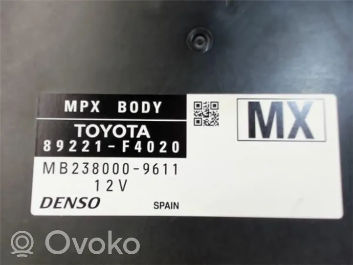 Toyota C-HR Otras unidades de control/módulos 89221F4020