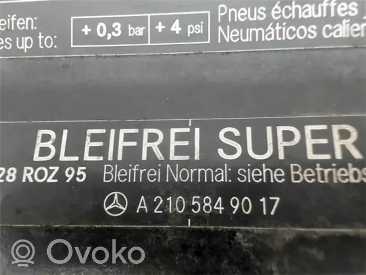 Mercedes-Benz A W169 Polttoainesäiliön täyttöaukon korkki A2105849017