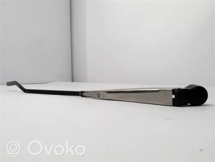 Nissan PickUp Ramię wycieraczki szyby przedniej / czołowej 2885001G60