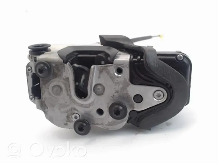 Opel Astra J Moteur de centralisation serrure de porte arrière 13579556