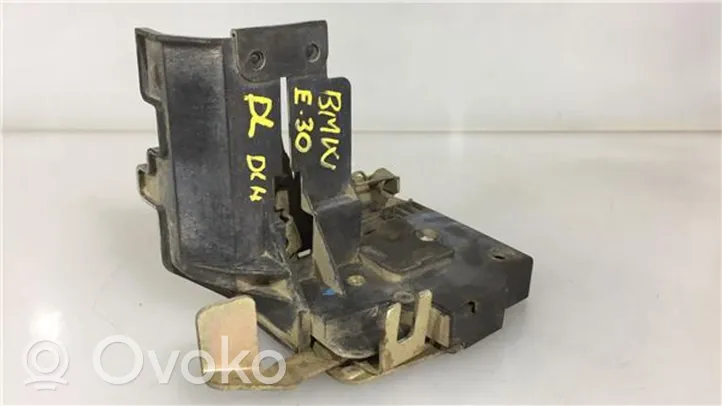 BMW 3 E30 Front door lock motor 19228461