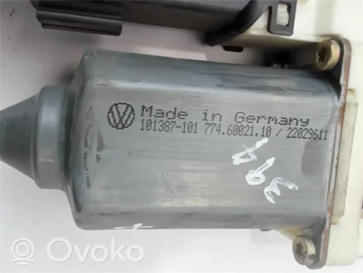 Volkswagen New Beetle Motorino alzacristalli della portiera anteriore 1J2959801D