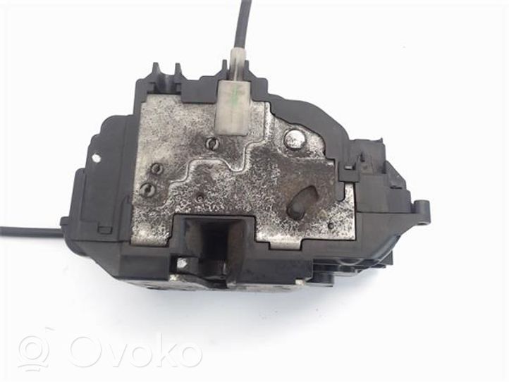 Renault Clio III Moteur de centralisation serrure de porte arrière 8200300129