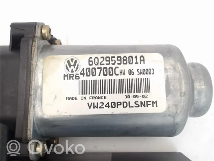 Volkswagen Polo IV 9N3 Motorino alzacristalli della portiera anteriore 6Q2959801A