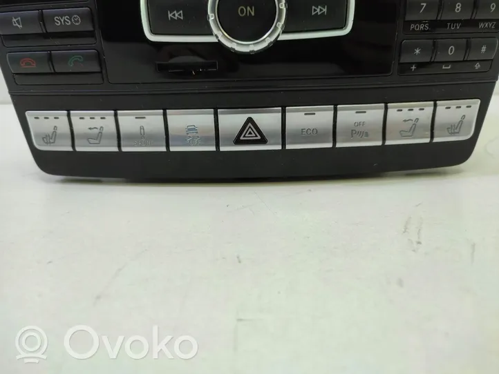 Mercedes-Benz SLK R172 Panel / Radioodtwarzacz CD/DVD/GPS A1729004407