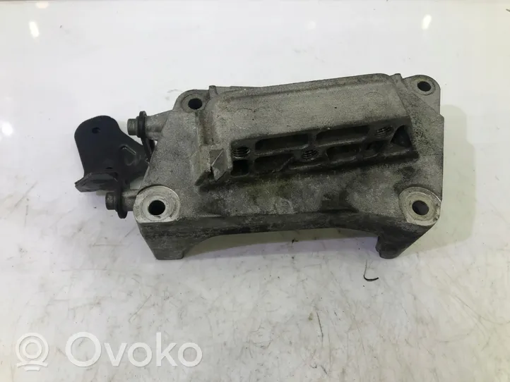 Opel Corsa E Engine mounting bracket 55593579