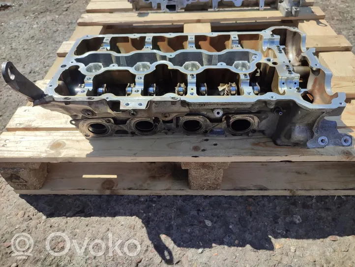 BMW 7 F01 F02 F03 F04 Culasse moteur N63B44A