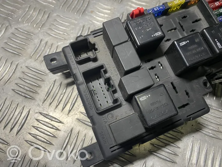 Volvo V70 Module de fusibles 8678449