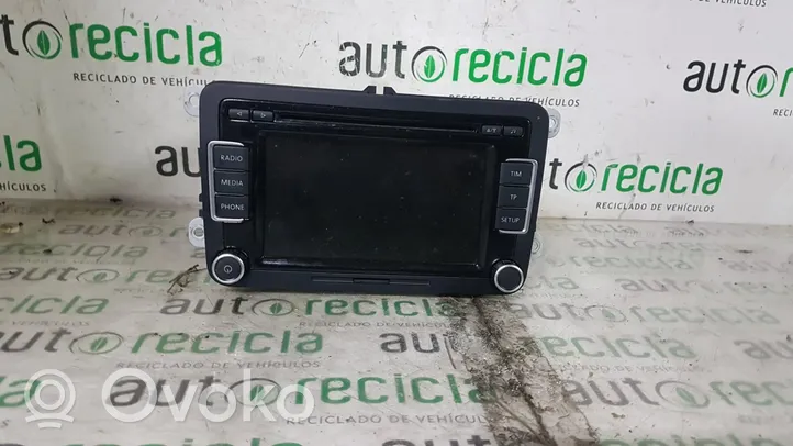 Volkswagen Golf V Panel / Radioodtwarzacz CD/DVD/GPS 