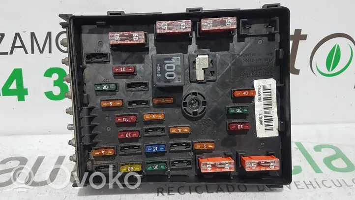 Volkswagen PASSAT Fuse module 3C0937125