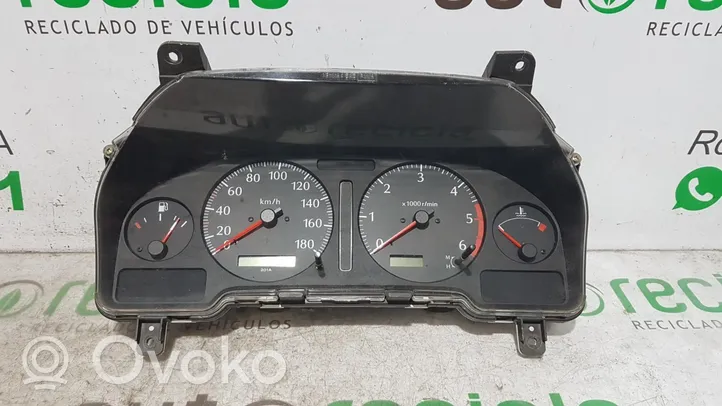 Nissan Patrol Y61 Compteur de vitesse tableau de bord 24812VB200