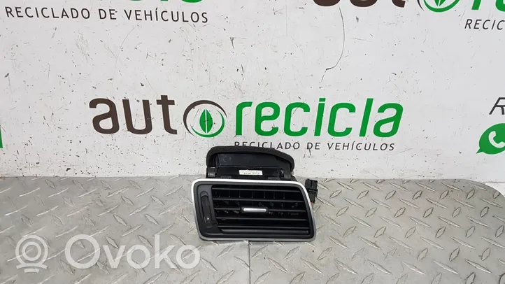 Volkswagen PASSAT Dash center air vent grill 